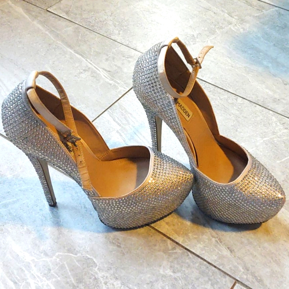 Women's shoes